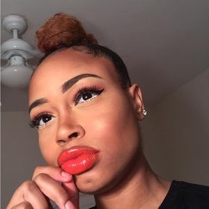 Meet your Posher, Victoria